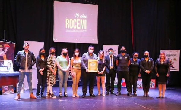 Diario HOY | Puntos de Cultura 2021: Elenco teatral apuesta al arte independiente encarnaceno