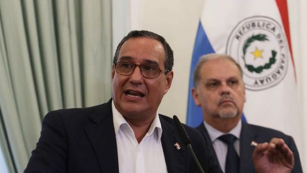 Fiscalía imputa a Hugo Javier y otras 14 personas por lesión de confianza