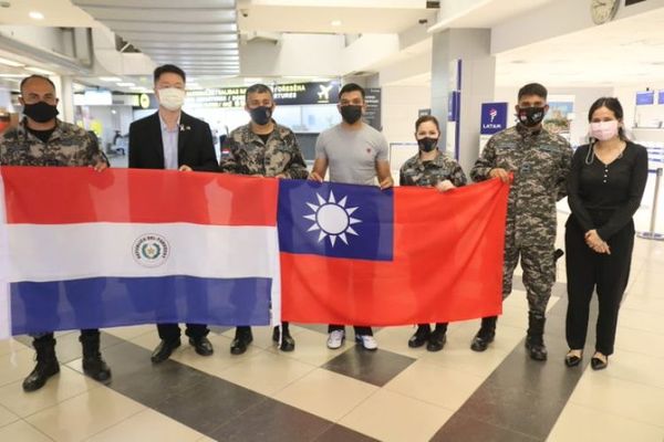 Personal policial del LINCE, emprendió vuelo a Taiwán