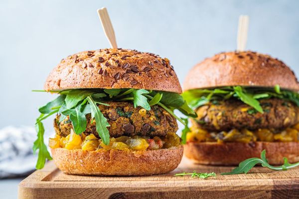 Hacer hamburguesa de lentejas no es tan complicado - Gastronomía - ABC Color
