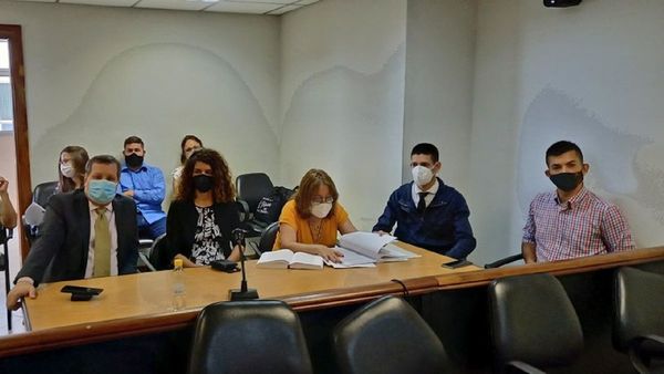 Audiencia de jóvenes por quema de Colorado Róga a cuarto intermedio