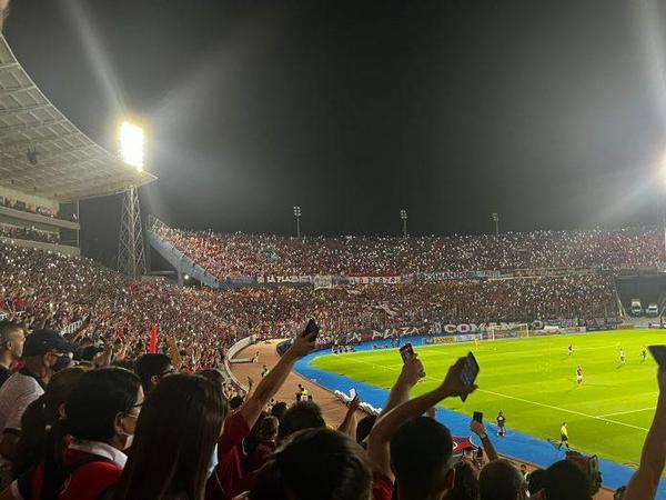 Constatan incumplimiento del 50 por ciento de aforo permitido en el Clásico – Prensa 5