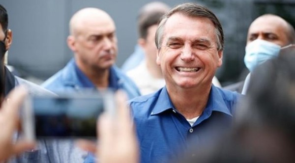 MUNDO | Bolsonaro recibe la ciudadanía honoraria de Italia entre protestas a favor y en contra