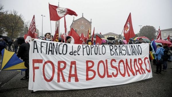 Bolsonaro visitó el pueblo de su bisabuelo y fue repudiado por militantes antifascistas