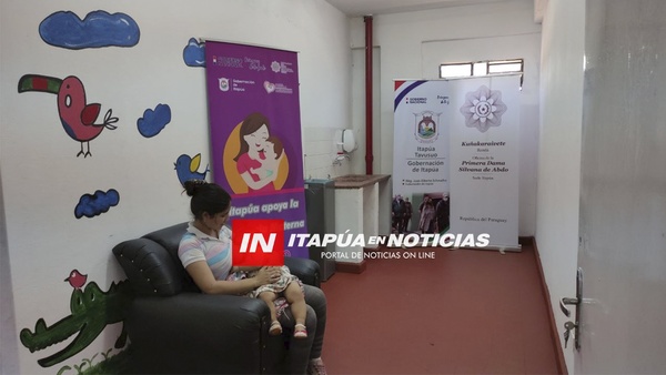 MADRES DE LA FERIA A PUNTO DE DISFRUTAR DEL ESPACIO DE LACTANCIA. - Itapúa Noticias