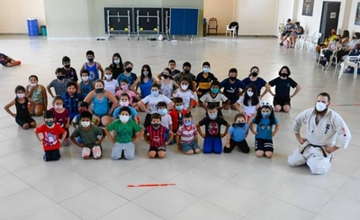 Diario HOY | La Escuela Deportiva SND llegó al Barrio San Francisco de Asunción