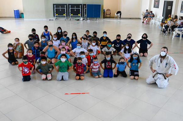 La Escuela Deportiva SND llegó al Barrio San Francisco de Asunción - El Independiente