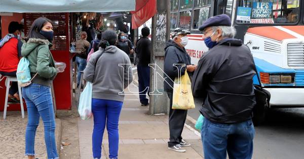 La Nación / Multarán a empresas que subieron pasajes sin permiso y devolverán dinero a usuarios