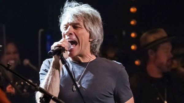 Jon Bon Jovi cancela concierto tras dar positivo a COVID