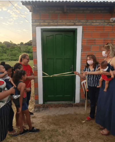 Solidaridad a flor de piel: vecinos de Capiatá construyeron una casa a una joven y humilde madre