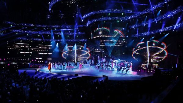 Bad Bunny, Alejandro Fernández y Maná actuarán en los Latin Grammy