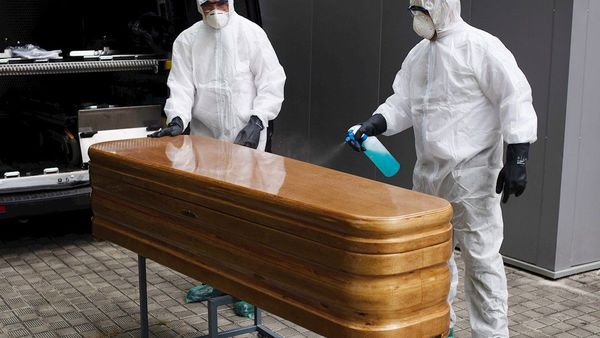 América recuerda a 2,3 millones de víctimas de Covid-19 en el Día de los Muertos