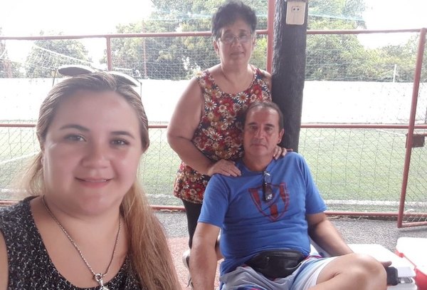 Crónica / DÍA DE LOS DIFUNTOS. Perdieron a su papá, mamá y hermana por covid