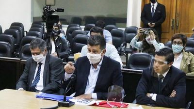 Efraín Alegre acciona ante la Corte por fallos en su causa