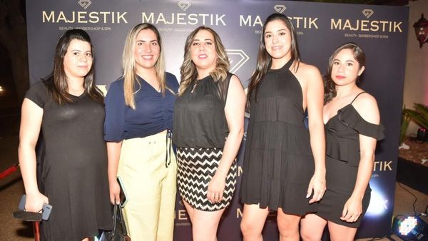 Inauguración del salón de belleza Majestik