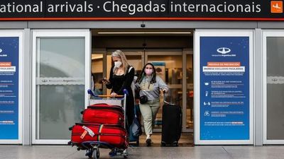 Argentina y Uruguay reabren sus fronteras al turismo