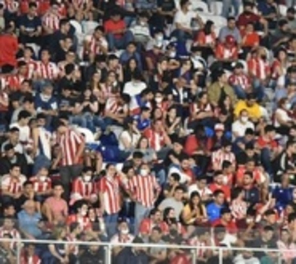 Millonaria multa a APF por superar aforo en partido de Eliminatorias - Paraguay.com