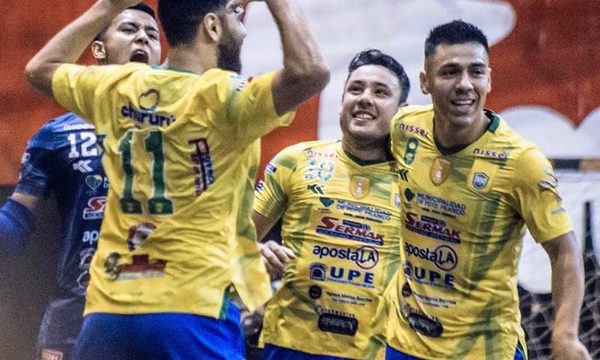 Franco golea y se mantienen al frente de la clasificación