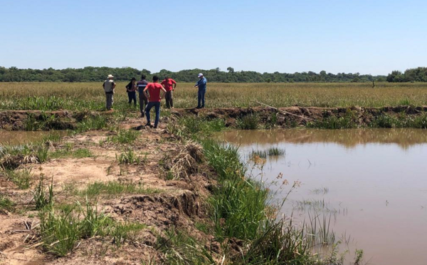 EBY verifica estanques con miras a ampliar la producción de peces en Ayolas - .::Agencia IP::.