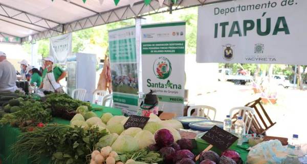 Mujeres rurales de Itapúa participaron en feria agropecuaria realizada en Asunción