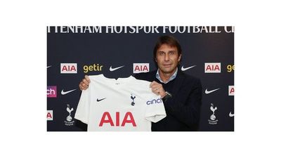 Tottenham confirma a Conte como su nuevo entrenador