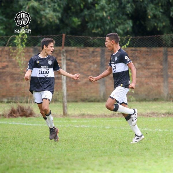 Olimpia sigue liderando la Sub 14 - Fútbol - ABC Color