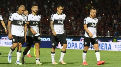 ¿Quiénes son los futbolistas que abandonarían Olimpia a fin de año?