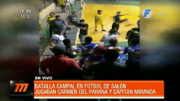 Partido de fútbol de salón acaba en batalla campal en Itapúa