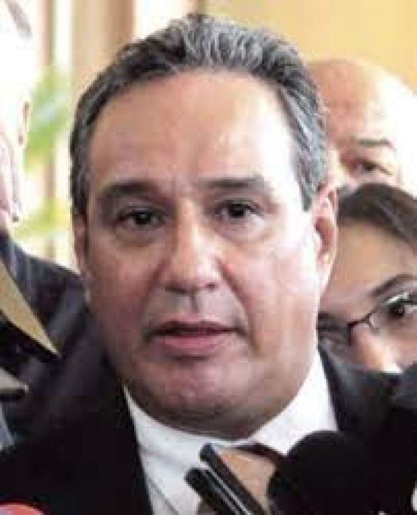 Juez admite imputación contra el gobernador Hugo Javier
