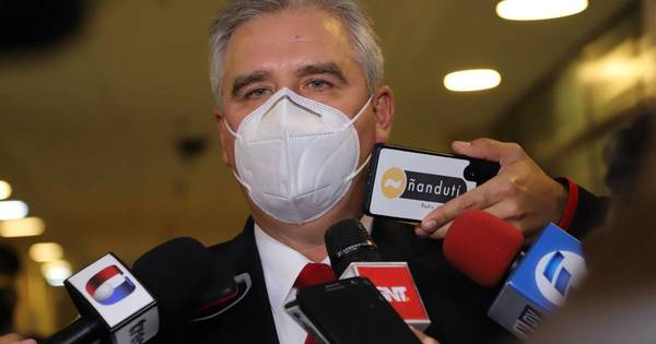 La Nación / Bacchetta niega acuerdo para un cupo en el TSJE