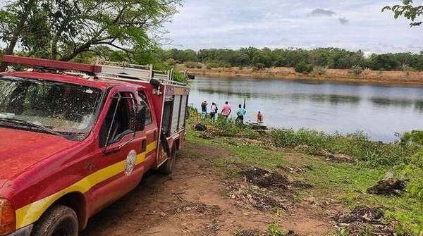 Hombre huye de abejas, se lanza a lago y muere atacado por pirañas en Brasil - Noticiero Paraguay