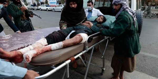 Un comando del ISIS atacó un hospital militar en Kabul: al menos 25 muertos y 40 heridos