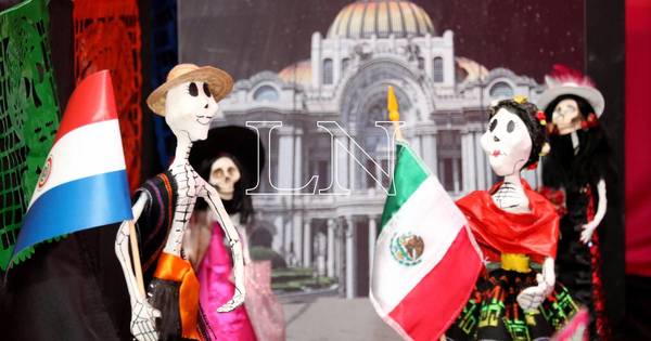 La Nación / Embajada de México celebra el Día de los Muertos con colorida exposición en el CPJ