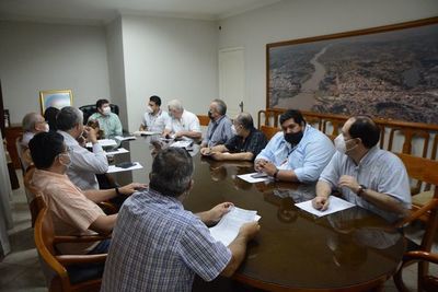 Comuna y despachantes trabajarán en conjunto para trasparentar cobro de canon por contenedores - La Clave