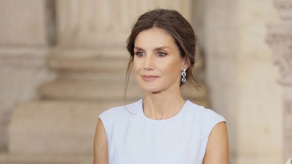 La reina Letizia llegó a Paraguay y es recibida por autoridades