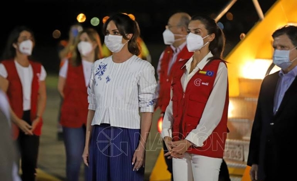 Diario HOY | La reina Letizia ya está en Paraguay y sorprende con "sencillo outfit"