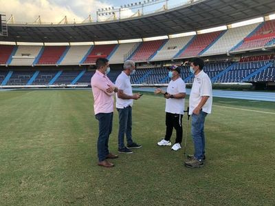 Visita al Metropolitano - Fútbol - ABC Color