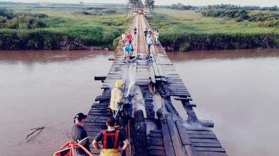 Estupidez humana? Queman puente entre Yguazu y Tavapy