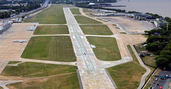 La Nación / La Argentina reabrió ayer sus fronteras al turismo extranjero