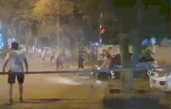 Crónica / Barras le reventaron la cabeza a capeto pyahu