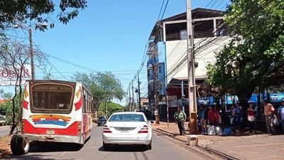 Un ómnibus chatarra pierde rueda trasera durante servicio en CDE