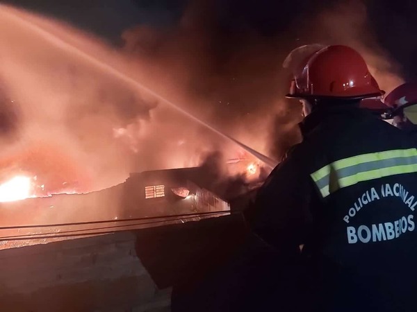 Incendio de gran magnitud en el Mercado 4 | Ñanduti
