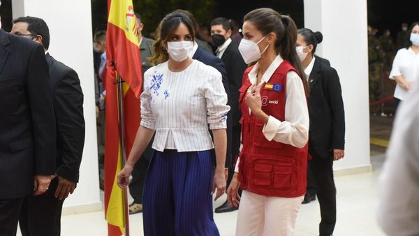 La reina Letizia llegó a Paraguay para visitar proyectos sociales