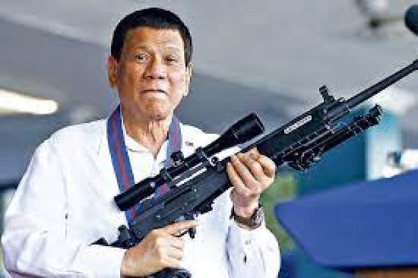 Duterte ordena sancionar a gobernadores y funcionarios locales ante el retraso en la campaña de vacunación