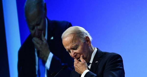 La Nación / De la risa a las lágrimas: Biden lleva sus emociones a flor de piel