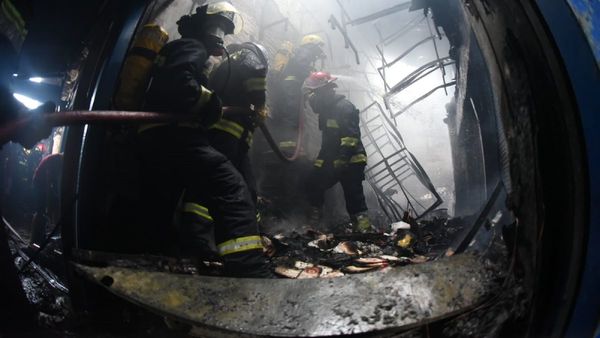 Suspenden clases presenciales a causa del incendio en el Mercado 4