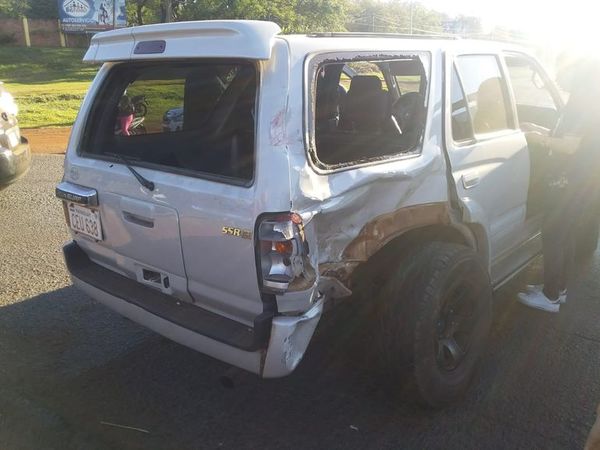 Joven muere tras chocar su moto contra una camioneta - ABC en el Este - ABC Color