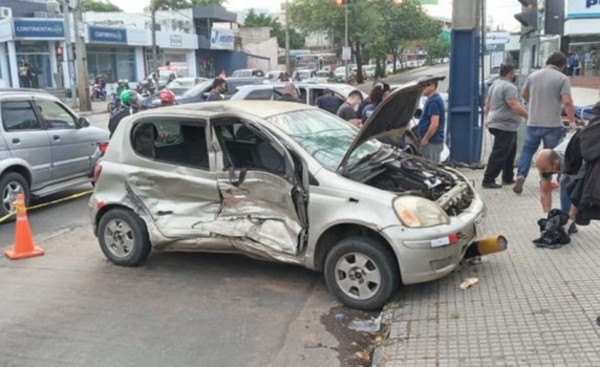 Muere en accidente camino a tratar de salvar su local en el Mercado 4