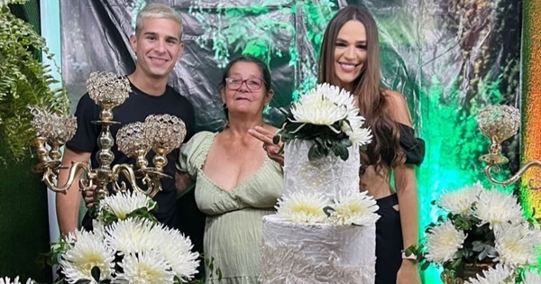La Comadre celebró el cumpleaños de doña María