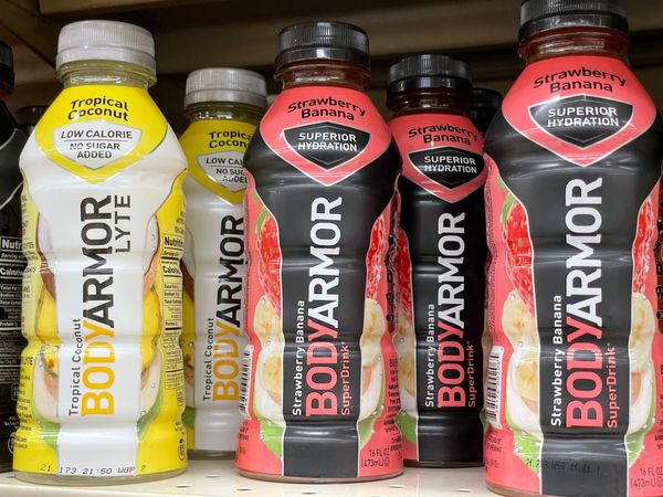 Coca-Cola compra la compañía de bebidas deportivas Bodyarmor
